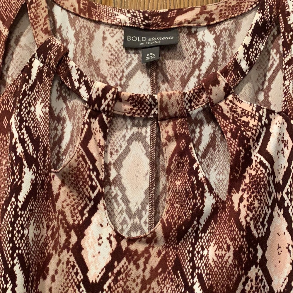 BOLD Elements Top - Picture 2 of 6